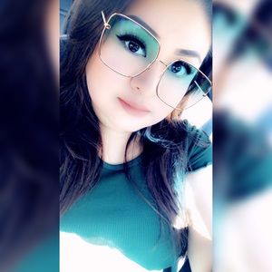 Meet your Posher, Sandy